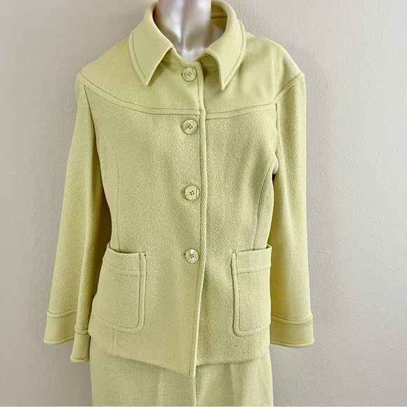 St. John Light Green Knit Pant Suit Set - Picture 2 of 11